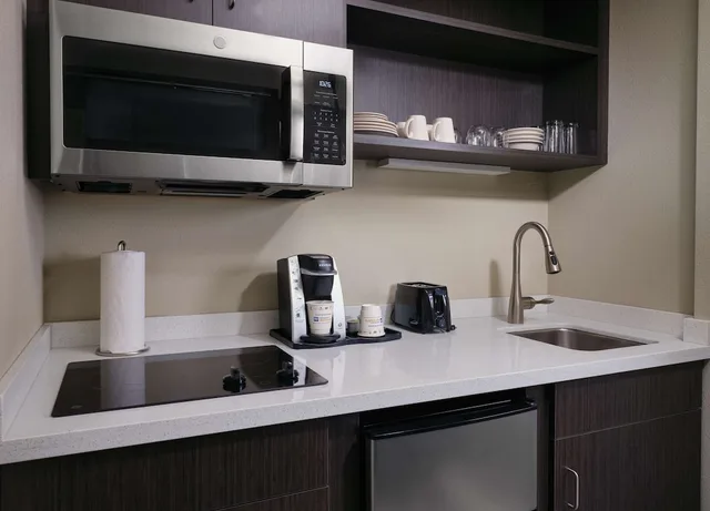 غرفة قياسية بسريرين كوين بمطبخ، Best Western Plus Executive Residency Jackson Northeast 10/10