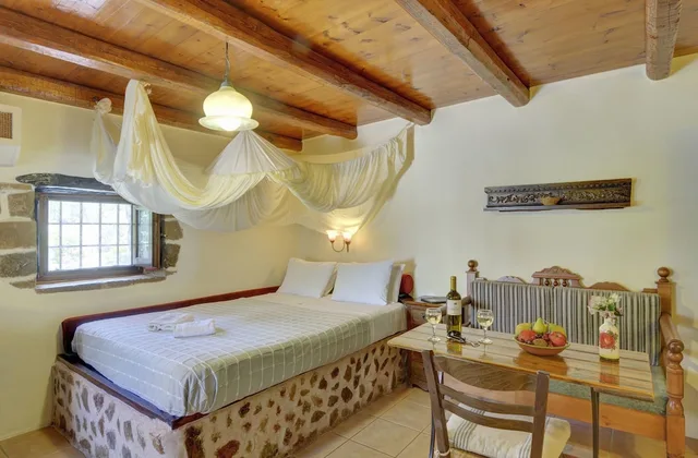 غرفة قياسية بسرير مزدوج أو سريرين منفصلين، Elia Traditional Hotel & Spa 1/3