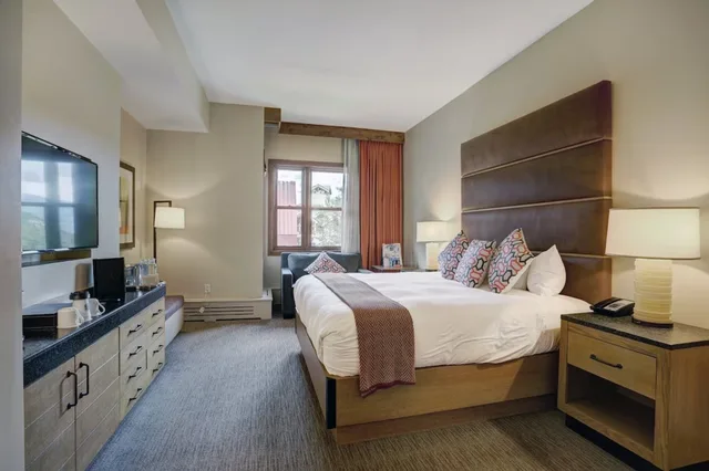 Room, King Bed, Osprey At Beaver Creek Rock Resort 2/9