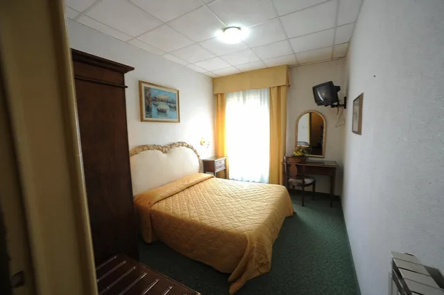 غرفة قياسية ثلاثية، Villa Kinzica 1/1
