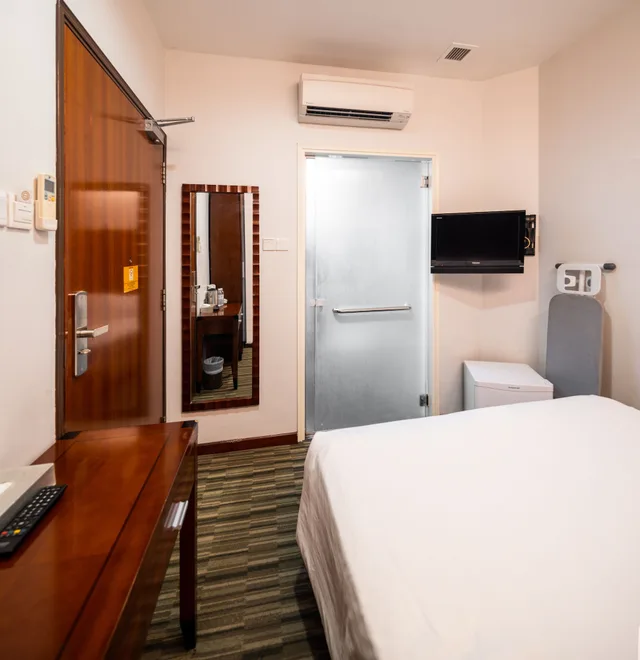 Superior, Double Bed, No Window، The Quay Hotel West Coast 2/8