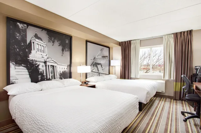 غرفة بسريرين كوين، Super 8 by Wyndham Winnipeg West 5/8