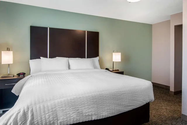 جناح بسرير كينج، Clarion Inn & Suites Atlanta Downtown 2/3