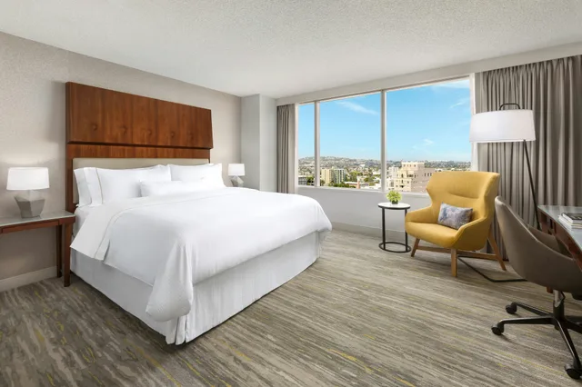 غرفة بسرير كينج، Westin Long Beach 13/20