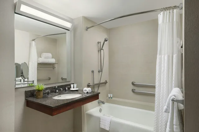 غرفة بسرير كينج، Westin Long Beach 17/20