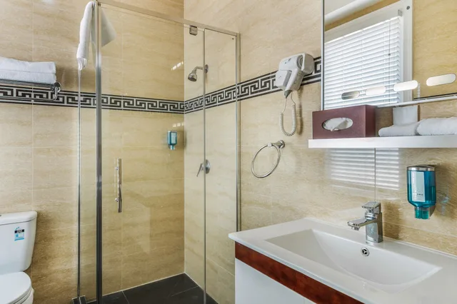 شقة عائلية بسرير كوين وسريرين منفصلين بغرفتي نوم، Ramada by Wyndham Hamilton City Center 9/10