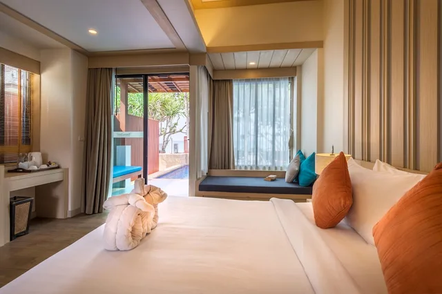 Room, Double Bed, Beach Front, Pool Access، Lanta Sand Resort And Spa 7/10
