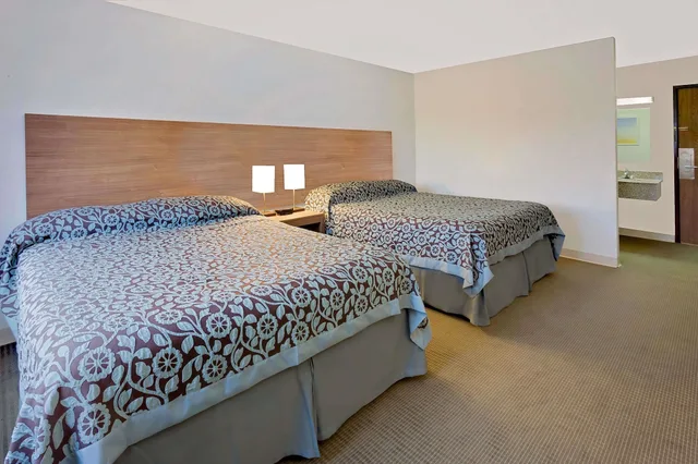 Upgrade, 2 Queen Beds, Days Inn by Wyndham Winona 5/10