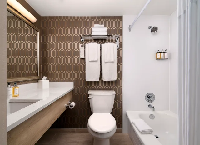 غرفة بسرير كينج، Chateau Victoria Hotel And Suites 3/3