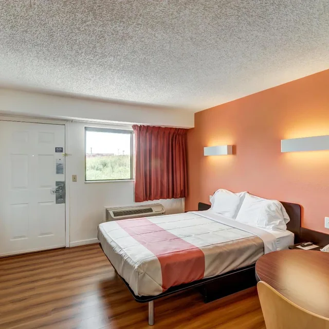 1 Queen Bed - Non-Smoking, Micfridge، Motel6 Berea, KY 4/10