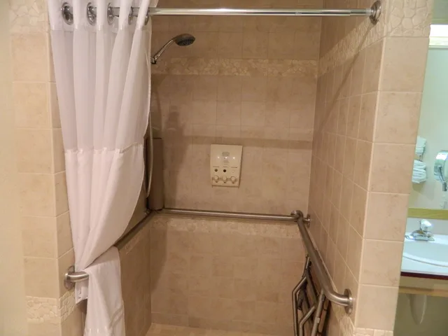 غرفة قياسية كبيرة بسرير كينج، Best Western Plus Mill Creek Inn 7/7