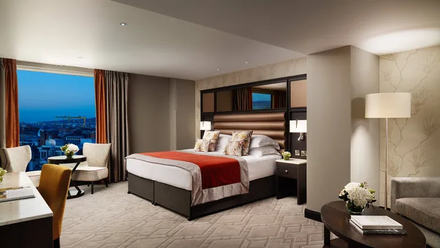 جناح، Grand Central Hotel Belfast 1/1