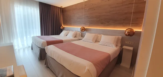 غرفة بسرير مزدوج أو سريرين منفصلين، Hotel Bernat II 2/8