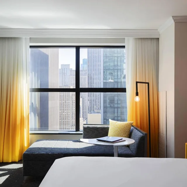 غرفة بسرير كينج في طابق مرتفع، Renaissance New York Times Square Hotel 4/10