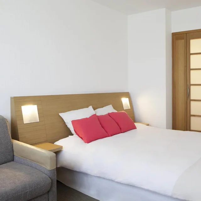 Executive, Queen Bed, Novotel Monterrey Valle 3/10