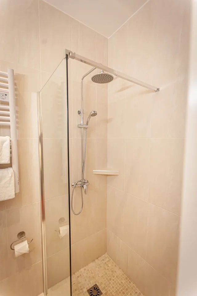 غرفة كومفورت، Hotel Churchill 2/2