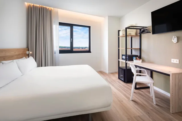 Superior, Double Bed, B&B HOTEL Ecija 5/9