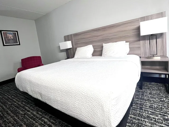 غرفة بسرير كينج لذوي الإعاقة، Baymont By Wyndham Indianapolis South 7/10