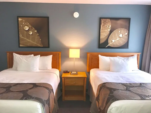 غرفة بسرير مزدوج، Quality Inn Rouyn-Noranda 3/8
