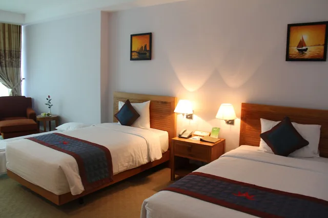 غرفة ديلوكس ثلاثية بسرير فردي بإطلالة على البحر بغرفة نوم واحدة، Petro Hotel 3/8