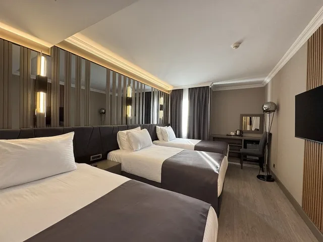 غرفة قياسية ثلاثية بثلاثة أسرّة، Aven Hotel 4/10