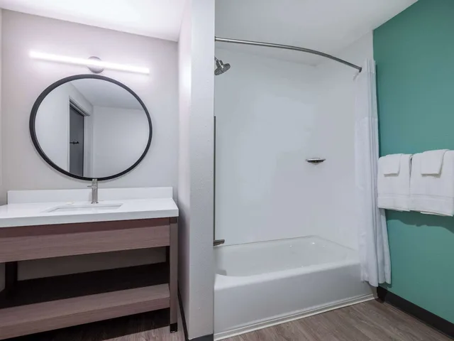 جناح بسريرين كوين، ECHO Suites Extended Stay by Wyndham 6/6