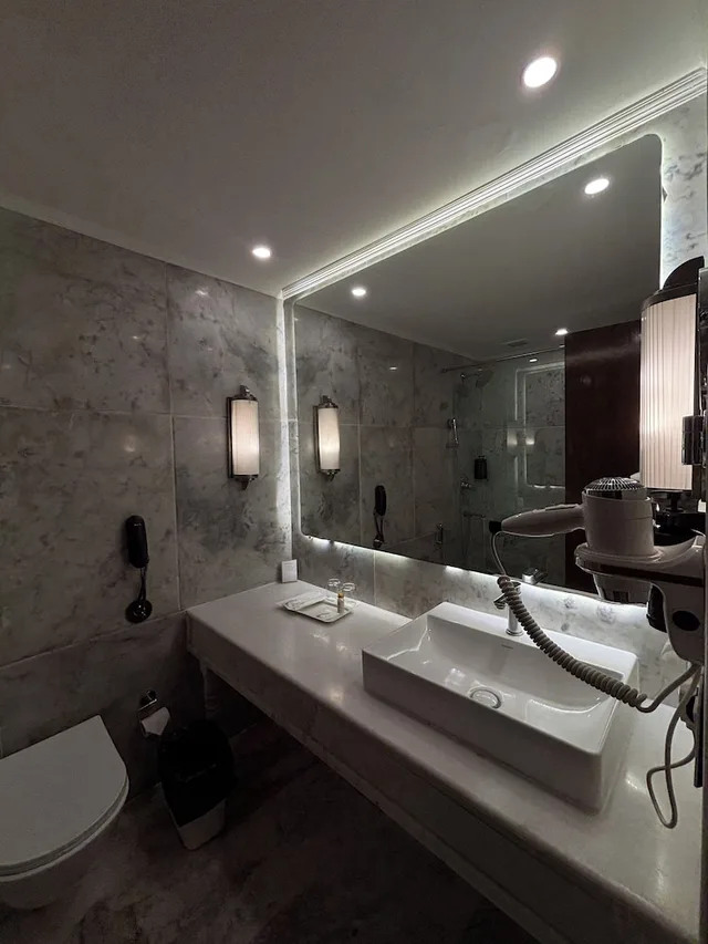 غرفة ديلوكس بسريرين منفصلين، Hotel Clarks Amer Jaipur 7/9