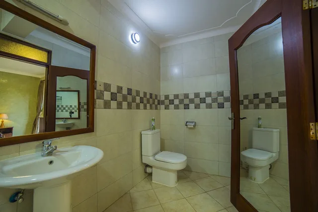 Senior, Studio, Queen Bed, Greens Guest Homes 6/9