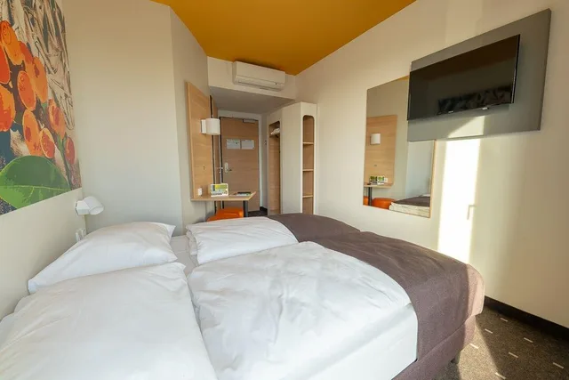 غرفة مفردة بسرير مزدوج، B&B Hotel Bremen-Uberseestadt 1/1