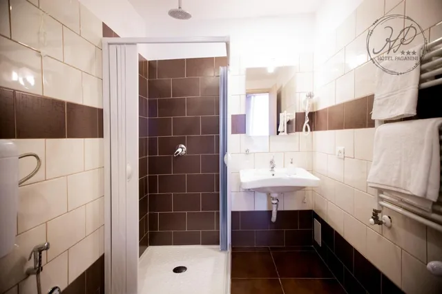 غرفة رباعية بحمام خاص، Hotel Paganini 10/10