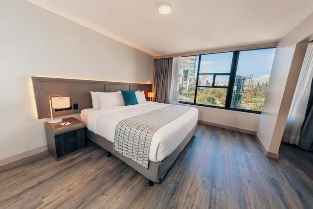 غرفة بسرير كوين مع أريكة، La Quinta by Wyndham Quito 4/10