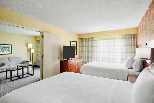 1 Bedroom, 2 Rooms, Suite, 2 Queen Beds, Sofa, Courtyard by Marriott Des Moines West Clive 1/4