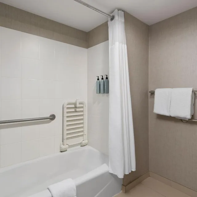 جناح بسرير كينج بغرفتي نوم، Residence Inn Mt Laurel At Bishop S Gate 6/6