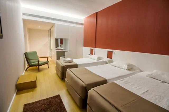 غرفة ثلاثية، Hotel Laranjeira 4/9