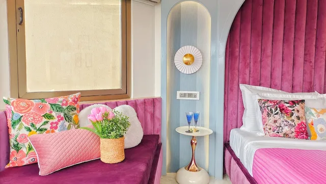 غرفة بانورامية بسرير مزدوج بإطلالة مع أريكة، SARANG PALACE 2/3