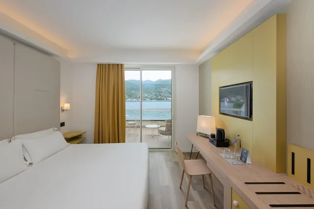 غرفة ديلوكس بسريرين منفصلين بإطلالة على البحيرة، Park Hotel Casimiro Village 1/10