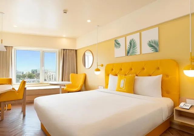 Junior Suite, Bloom Hub - WEH Andheri 1/2