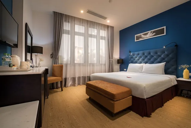 غرفة جونيور بسرير كوين بإطلالة على المدينة، Hanoi Brilliant Hotel and Spa 1/4