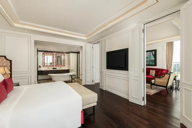 جناح بانورامي بإطلالة على النهر، Grand Royal Riverside Hue 1/3