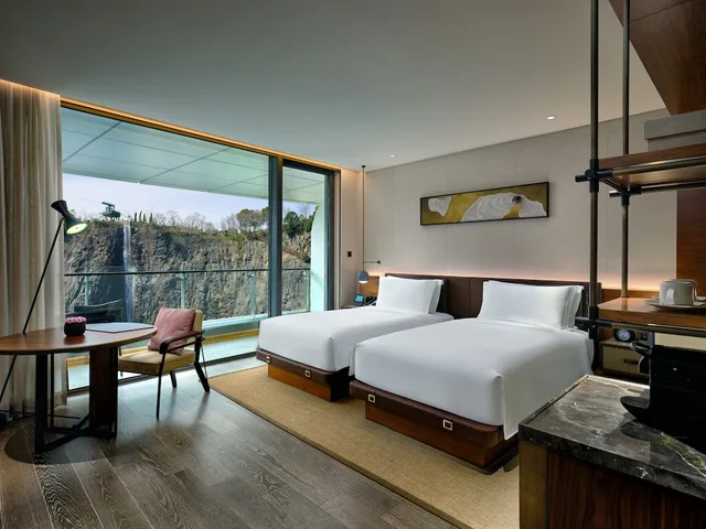 Ruby, Club, Twin Beds، Intercontinental Shanghai Wonderland 1/3