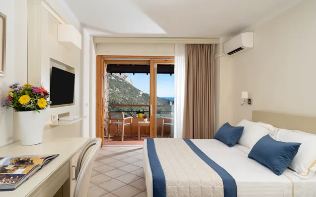غرفة ديلوكس بسرير كينج بإطلالة على البحر، Hotel Torre Di Calapiccola 1/2