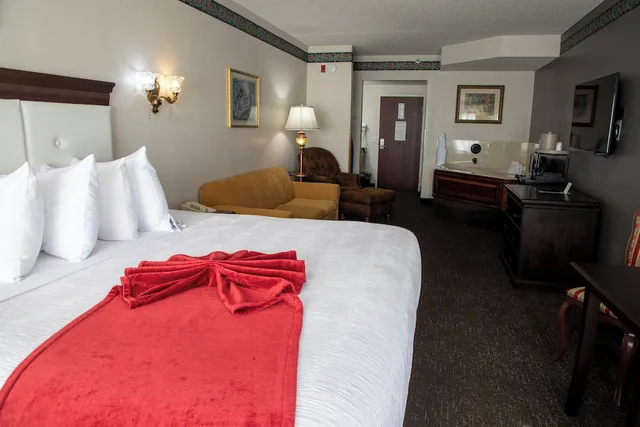 جناح بسرير كينج بحوض جاكوزي، Hotel Grand Victorian 3/10