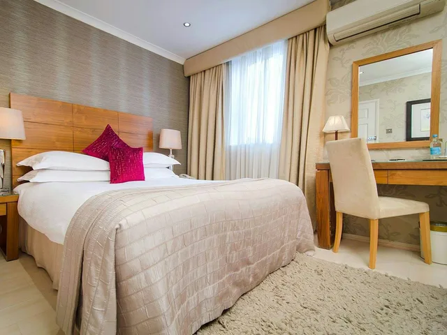 Room, Double Bed, The Beaufort Knightsbridge 2/6