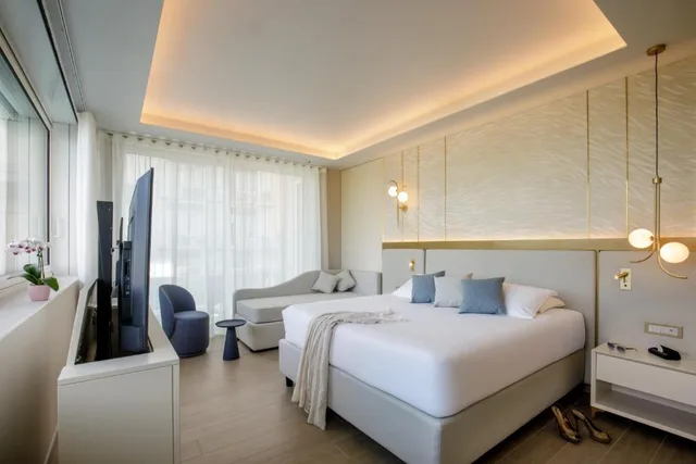 جناح جونيور بشرفة، Ambasciatori Suite Hotel 2/5