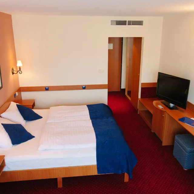 Standard, King Bed, Mediterran Hotel 4/4