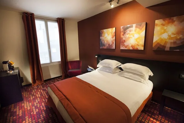 غرفة بسرير مزدوج أو سريرين منفصلين بإطلالة على الفناء، Hotel Helussi 4/7