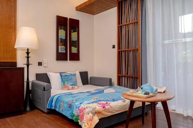 Theme, Ocean, Guest Room, Family, King Bed, Garden View, Sofa, Balcony، Le Meridien Shimei Bay Beach Resort & Spa 3/4