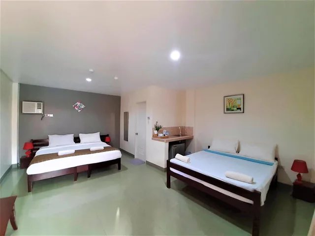 Group Room, Family, King and Queen Bed، Conrada's Place Hotel And Resort 2/10