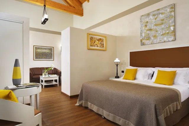 جناح بسرير كينج مع أريكة، Castello Dal Pozzo 3/6