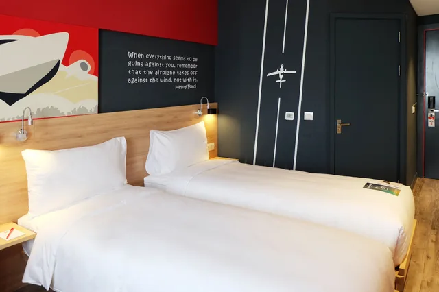 غرفة قياسية بسريرين منفصلين، Ibis Saigon Airport 3/7